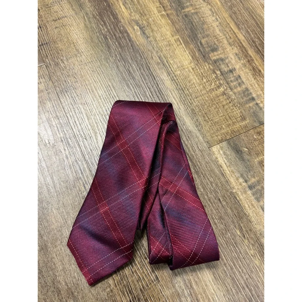 Saks Fifth Avenue RED Mens Silk Tie Burgundy‎ Purple Plaid Check Made in Italy